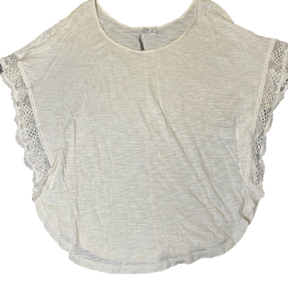 Lauren Conrad Cream Top with lace detail - Picture 1 of 7